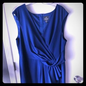 Gorgeous blue dress!